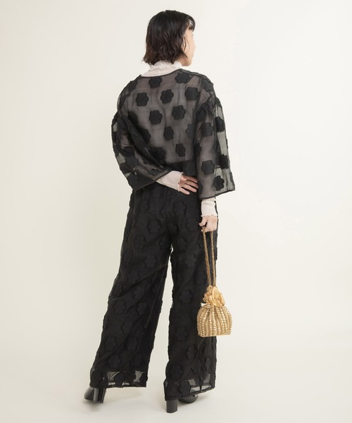 Dot＆Stripes CHILD WOMAN（ドットアンドストライプス　チャイルドウーマン）の「シアーフラワーカットジャカード はおりショートブラウス(セットアップ対応)（シャツ/ブラウス・レディース・ブラック・FREE）」の11枚目の写真