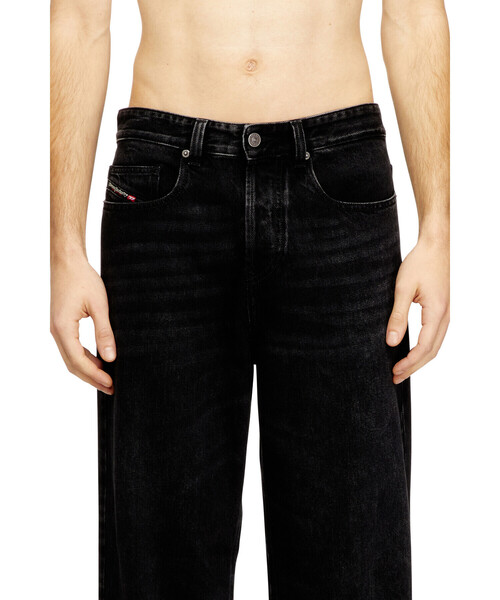 DIESEL(ディーゼル)の「メンズ デニムパンツ 2001 D-MACRO L.32(デニムパンツ・メンズ・ブラック・28inch/30inch/32inch/26inch)」の3枚目の写真