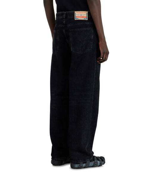 DIESEL(ディーゼル)の「メンズ デニムパンツ 2001 D-MACRO L.32(デニムパンツ・メンズ・ブラック・28inch/30inch/32inch/26inch)」の9枚目の写真
