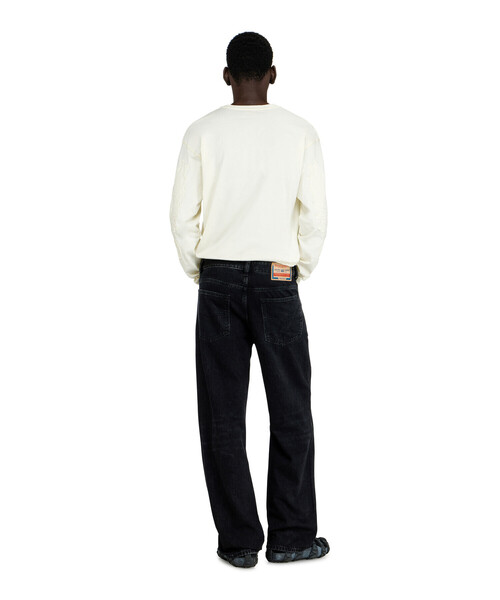 DIESEL(ディーゼル)の「メンズ デニムパンツ 2001 D-MACRO L.32(デニムパンツ・メンズ・ブラック・28inch/30inch/32inch/26inch)」の12枚目の写真