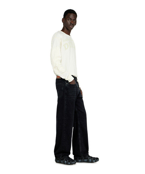 DIESEL(ディーゼル)の「メンズ デニムパンツ 2001 D-MACRO L.32(デニムパンツ・メンズ・ブラック・28inch/30inch/32inch/26inch)」の13枚目の写真