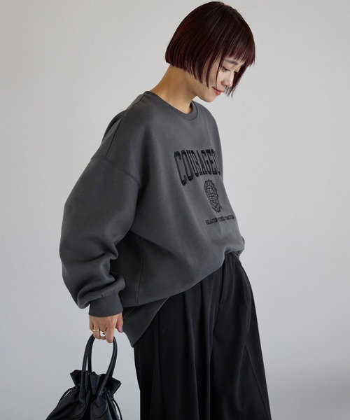 pocket（ポケット）の「カレッジロゴ刺繍プルオーバー（スウェット・レディース・ライトグレー/チャコールグレー・FREE）」の11枚目の写真