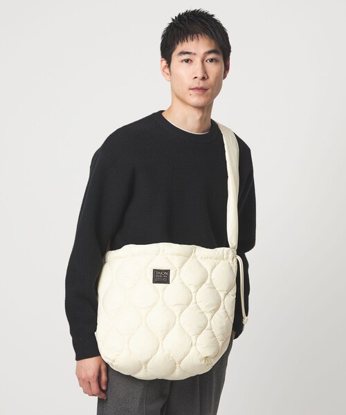 TAION（タイオン）の「＜TAION＞ソフトシェル  ダウン ショルダーバッグ（ショルダーバッグ・メンズ・ブラック/オフホワイト/ケリーグリーン・FREE）」の2枚目の写真