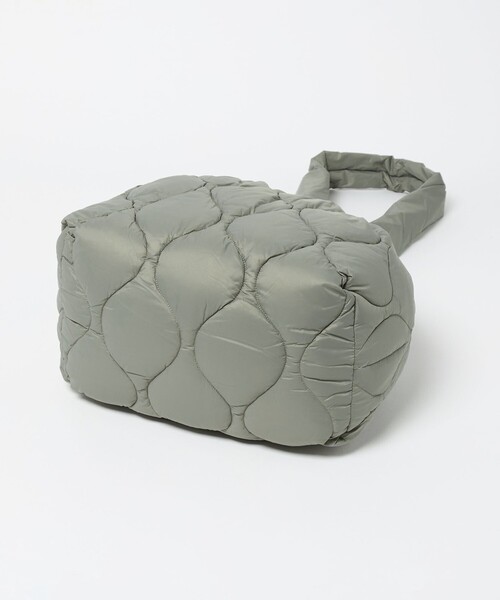 TAION（タイオン）の「＜TAION＞ソフトシェル  ダウン ショルダーバッグ（ショルダーバッグ・メンズ・ブラック/オフホワイト/ケリーグリーン・FREE）」の17枚目の写真