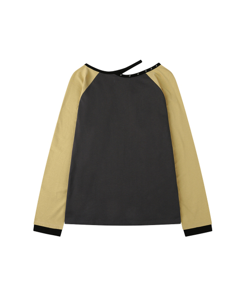 TUOMIO（トゥオミオ）の「CUT-OUT STAR LONG SLEEVES [CHARCOAL]（Tシャツ/カットソー・レディース・その他・1/2）」の3枚目の写真