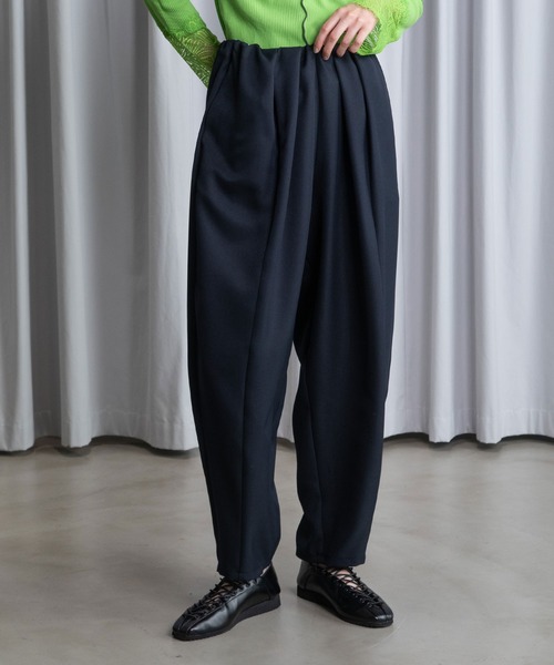 MARECHAL TERRE（マルシャルテル）の「【UV / 防シワ 機能付き】コクーンパンツ（その他パンツ・レディース・ブラック/ネイビー/グレー/サンドベージュ/ラベンダー・MEDIUM）」の5枚目の写真