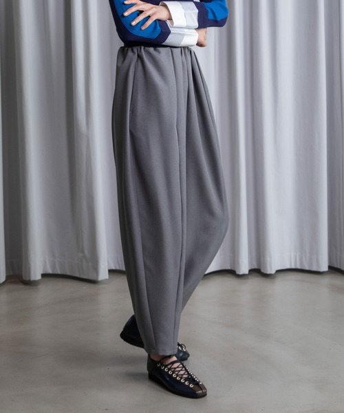 MARECHAL TERRE（マルシャルテル）の「【UV / 防シワ 機能付き】コクーンパンツ（その他パンツ・レディース・ブラック/ネイビー/グレー/サンドベージュ/ラベンダー・MEDIUM）」の3枚目の写真