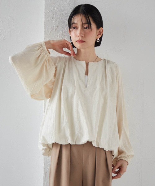 RANAN(ラナン)の「2WAYギャザーバルーンブラウス(シャツ/ブラウス・レディース・アイボリー/ブラック・L/LL/M)」の5枚目の写真