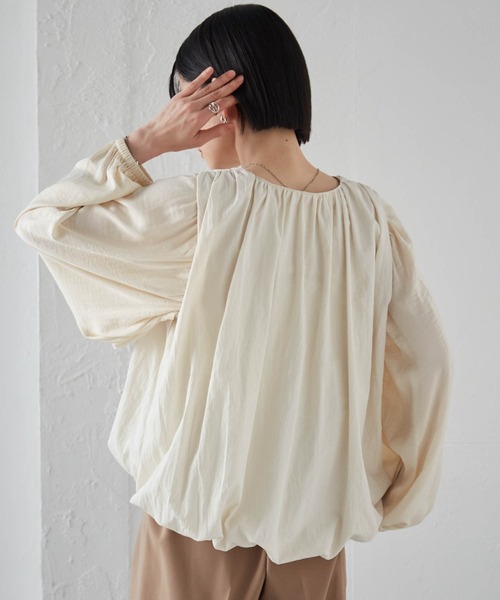 RANAN(ラナン)の「2WAYギャザーバルーンブラウス(シャツ/ブラウス・レディース・アイボリー/ブラック・L/LL/M)」の7枚目の写真
