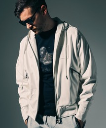 1PIU1UGUALE3  RELAX （ウノピゥウノウグァーレトレ リラックス）の「1PIU1UGUALE3 RELAX × Mark Gonzales(ウノピゥウノウグァーレトレ リラックス)アップリケシンセティック レザーブルゾン（ブルゾン）」