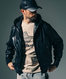 1PIU1UGUALE3  RELAX （ウノピゥウノウグァーレトレ リラックス）の「1PIU1UGUALE3 RELAX × Mark Gonzales(ウノピゥウノウグァーレトレ リラックス)アップリケシンセティック レザーブルゾン（ブルゾン）」