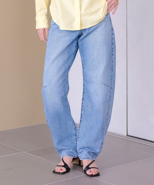 Levi's(リーバイス)の「Levi's/リーバイス CINCH バレルジーンズ(デニムパンツ・レディース・ダークインディゴブルー/インディゴブルー/ライトブルー/ブルー・26inch/25inch/24inch/23inch/28inch/27inch)」の3枚目の写真
