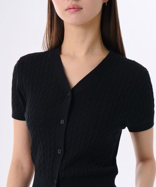MUSINSA STANDARD WOMAN（ムシンサスタンダードウーマン）の「ウィメンズケーブル半袖カーディガン[ブラック]（カーディガン/ボレロ・レディース・その他・LARGE/SMALL/MEDIUM/X-SMALL）」の3枚目の写真