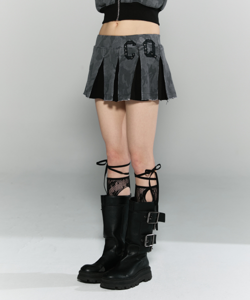 CHERRYQUIRI(チェリーキュリー)の「CQ lace stud pleats sk - charcoal camo(スカート・レディース・その他・SMALL/MEDIUM)」の3枚目の写真