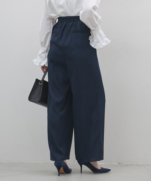 &. NOSTALGIA（アンドドットノスタルジア）の「ツイルワイドストレートパンツ（セットアップ）（スラックス・レディース・ベージュ/ネイビー・M）」の7枚目の写真