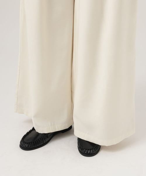 BAYFLOW（ベイフロー）の「[スタイルアップ]TRタックワイドパンツ（その他パンツ・レディース・チャコール/アイボリー・MEDIUM/SMALL）」の15枚目の写真