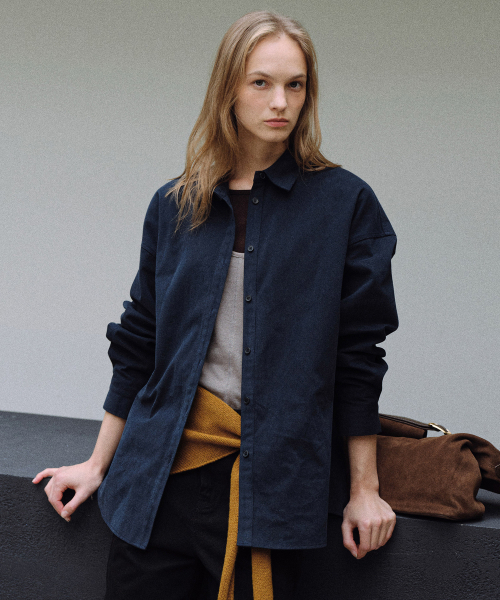 URAGO(ユラーゴ)の「Peach cotton boxy shirt(シャツ/ブラウス・レディース・ネイビー/Beige/レッド・FREE)」の4枚目の写真