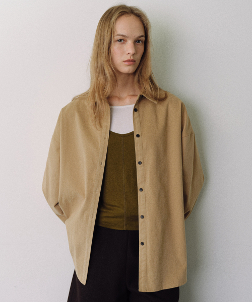 URAGO(ユラーゴ)の「Peach cotton boxy shirt(シャツ/ブラウス・レディース・ネイビー/Beige/レッド・FREE)」の6枚目の写真