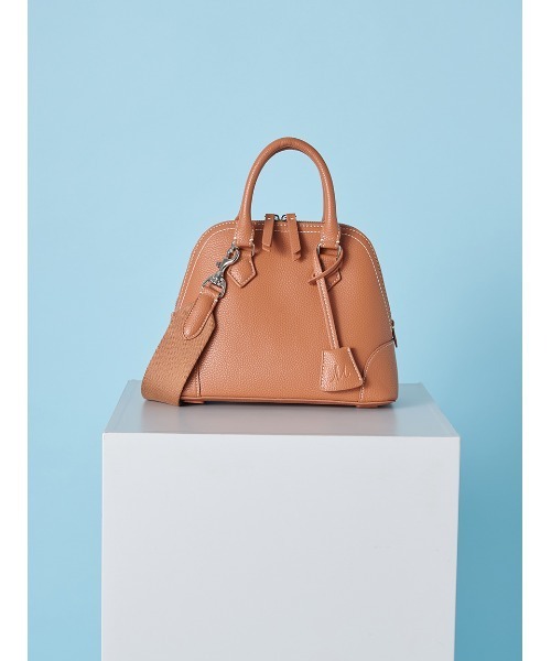 Mila Owen（ミラオーウェン）の「ワイドショルダーミドルボストンバッグ（ボストンバッグ・レディース・ピンク/キャメル/ブラック/アイボリー/イエロー・F）」の4枚目の写真