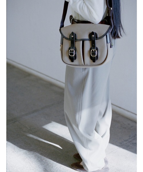 BRADY（ブレディー）の「Brady | NORFOLK UNISEX（ショルダーバッグ・レディース・ブラック/カーキ・ONE）」の14枚目の写真