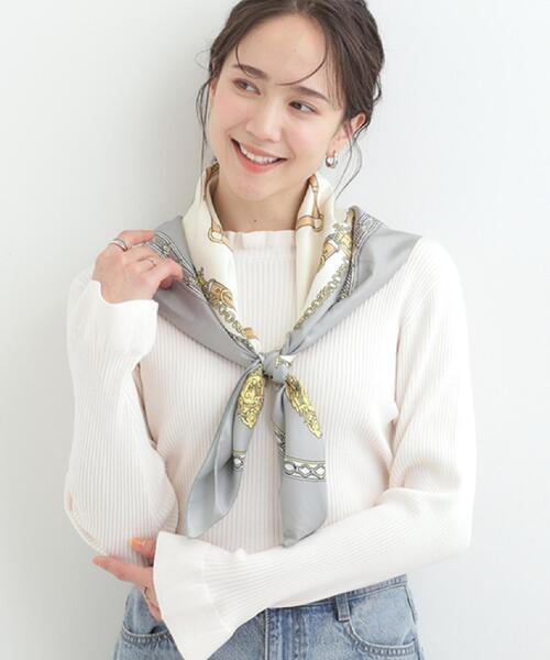 SHOO・LA・RUE（シューラルー）の「大判プリントスカーフ（88×88cm）（バンダナ/スカーフ・レディース・イエロー系3/アイボリー系3/グレー系3/ピンク系その他/ブルー系その他5/レッド系5・00）」の7枚目の写真