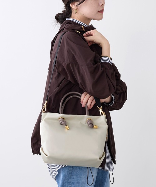 VIOLAd'ORO（ヴィオラドーロ）の「【VIOLAd'ORO】ナイロントートバッグ-BIANCA（トートバッグ・レディース・グレイッシュベージュ/ブルー・FREE）」の7枚目の写真