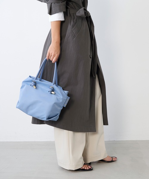 VIOLAd'ORO（ヴィオラドーロ）の「【VIOLAd'ORO】ナイロントートバッグ-BIANCA（トートバッグ・レディース・グレイッシュベージュ/ブルー・FREE）」の14枚目の写真