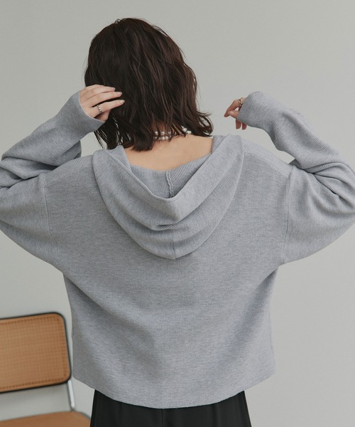 ad thie（アドティエ）の「フーディー ニット プルオーバー（ニット/セーター・レディース・グレー/ブラウン/アイボリー/ライトブルー・FREE）」の22枚目の写真