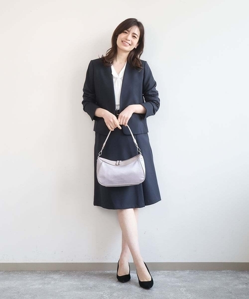 MK MICHEL KLEIN（エムケーミッシェルクラン）の「[軽量/2WAY]異素材ポイントラウンドショルダーバッグ（ショルダーバッグ・レディース・ブラック/ライトグレー/ライラック・00）」の19枚目の写真