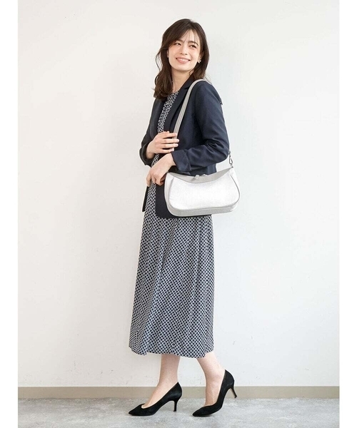 MK MICHEL KLEIN（エムケーミッシェルクラン）の「[軽量/2WAY]異素材ポイントラウンドショルダーバッグ（ショルダーバッグ・レディース・ブラック/ライトグレー/ライラック・00）」の21枚目の写真