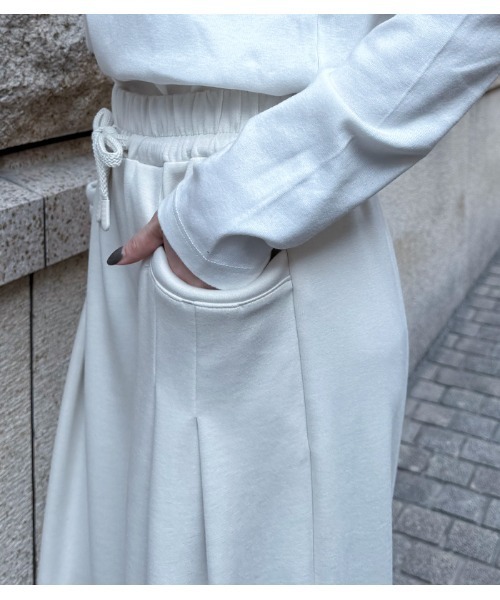 LUGIVA(ルギヴァ)の「【LUGIVA/ルギバ】イージーワイドパンツ(その他パンツ・レディース・オフホワイト/ブラック・FREE)」の11枚目の写真