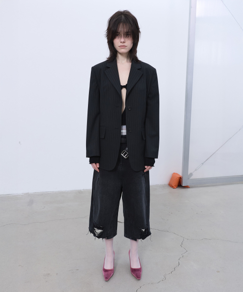 LCDC TM(エルシーディーシーティーエム)の「CLASSIC PINSTRIPED BLAZER (BLACK)(テーラードジャケット・レディース・その他・OS)」の1枚目の写真