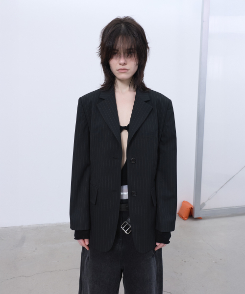 LCDC TM(エルシーディーシーティーエム)の「CLASSIC PINSTRIPED BLAZER (BLACK)(テーラードジャケット・レディース・その他・OS)」の8枚目の写真