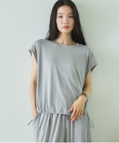 Doux archives(ドゥアルシーヴ)の「裾ドロストフレンチスリーブカットトップス(Tシャツ/カットソー・レディース・キャメル/ブラック/グレー・FREE)」の2枚目の写真