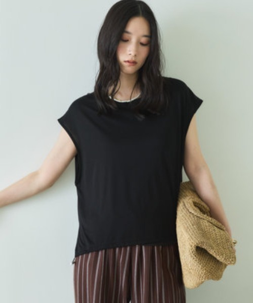 Doux archives(ドゥアルシーヴ)の「裾ドロストフレンチスリーブカットトップス(Tシャツ/カットソー・レディース・キャメル/ブラック/グレー・FREE)」の1枚目の写真