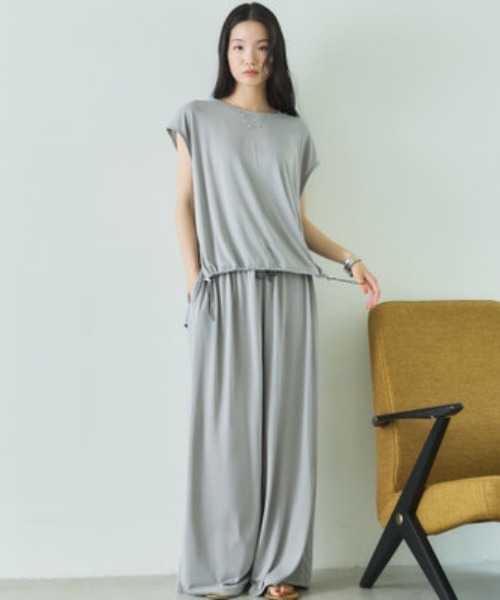 Doux archives(ドゥアルシーヴ)の「裾ドロストフレンチスリーブカットトップス(Tシャツ/カットソー・レディース・キャメル/ブラック/グレー・FREE)」の4枚目の写真
