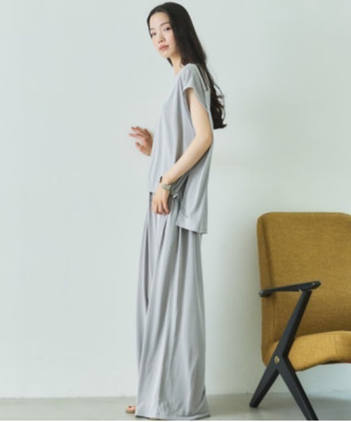 Doux archives(ドゥアルシーヴ)の「裾ドロストフレンチスリーブカットトップス(Tシャツ/カットソー・レディース・キャメル/ブラック/グレー・FREE)」の5枚目の写真