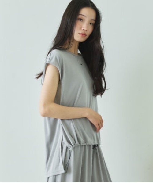 Doux archives(ドゥアルシーヴ)の「裾ドロストフレンチスリーブカットトップス(Tシャツ/カットソー・レディース・キャメル/ブラック/グレー・FREE)」の10枚目の写真