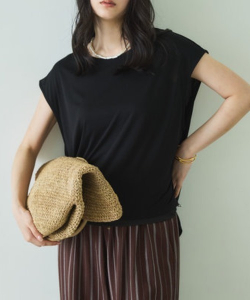 Doux archives(ドゥアルシーヴ)の「裾ドロストフレンチスリーブカットトップス(Tシャツ/カットソー・レディース・キャメル/ブラック/グレー・FREE)」の14枚目の写真