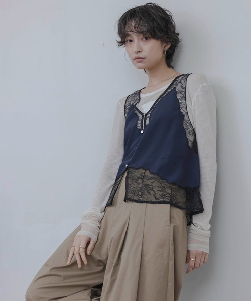 Eimee Law（エイミーロウ）の「レースエンブロランジェリージレ（ベスト・レディース・サックスブルー/オフホワイト/ネイビー/ブラック・FREE）」の4枚目の写真