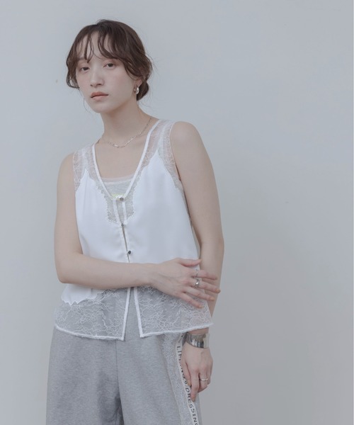 Eimee Law（エイミーロウ）の「レースエンブロランジェリージレ（ベスト・レディース・サックスブルー/オフホワイト/ネイビー/ブラック・FREE）」の2枚目の写真