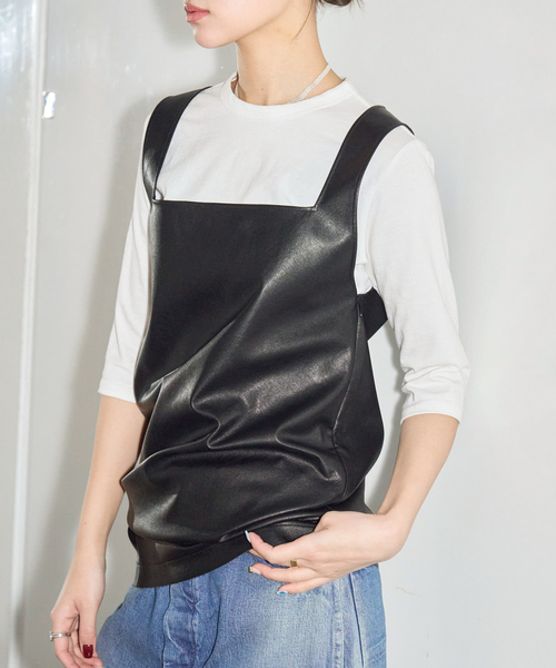 CITYSHOP(シティーショップ)の「FAUX LEATHER TOPS:ブラウス(シャツ/ブラウス・レディース・ブラック/ブラウン・FREE)」の1枚目の写真