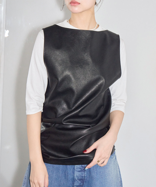 CITYSHOP(シティーショップ)の「FAUX LEATHER TOPS:ブラウス(シャツ/ブラウス・レディース・ブラック/ブラウン・FREE)」の4枚目の写真