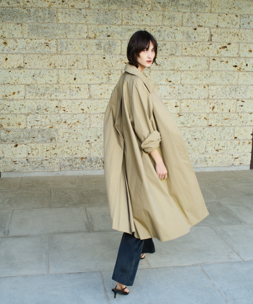 plage（プラージュ）の「R’IAM ボリュームトレンチコート（トレンチコート・レディース・ベージュ/ブラック・38/36）」の5枚目の写真
