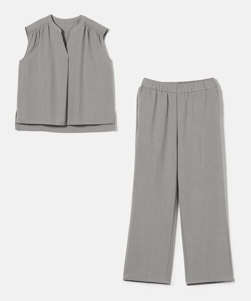 A DAY IN THE LIFE UNITED ARROWS(アデイインザライフユナイテッドアローズ)の「キーネックブラウス+ワイドパンツ ‐ウォッシャブル‐ <A DAY IN THE LIFE>(ワンピース・レディース・オリーブ/ネイビー/ベージュ・36/38)」の2枚目の写真