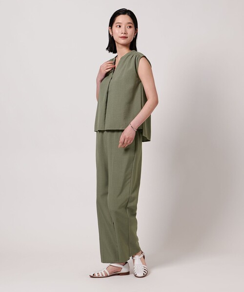 A DAY IN THE LIFE UNITED ARROWS(アデイインザライフユナイテッドアローズ)の「キーネックブラウス+ワイドパンツ ‐ウォッシャブル‐ <A DAY IN THE LIFE>(ワンピース・レディース・オリーブ/ネイビー/ベージュ・36/38)」の1枚目の写真