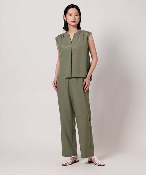 A DAY IN THE LIFE UNITED ARROWS(アデイインザライフユナイテッドアローズ)の「キーネックブラウス+ワイドパンツ ‐ウォッシャブル‐ <A DAY IN THE LIFE>(ワンピース・レディース・オリーブ/ネイビー/ベージュ・36/38)」の4枚目の写真