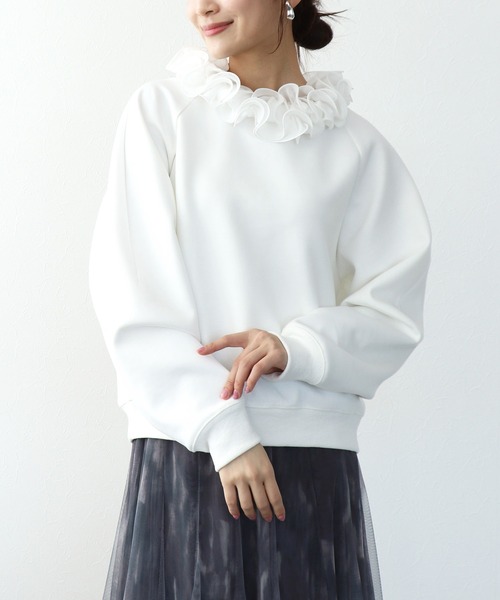 Jines（ジネス）の「フリル衿付きダンボールトップス（Tシャツ/カットソー・レディース・グレー/ブラック/ホワイト・38）」の2枚目の写真