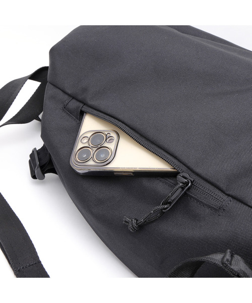CHROME（クローム）の「［ CHROME / クローム ］BARRAGE KNAPSACK BK_BLACK / バラージ ナップサック ブラック 21リットル 耐水（バックパック/リュック・メンズ・ブラック・FREE）」の6枚目の写真