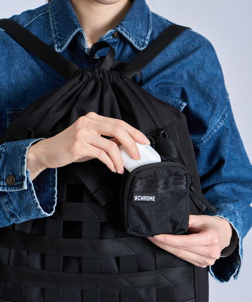 CHROME（クローム）の「［ CHROME / クローム ］BARRAGE KNAPSACK BK_BLACK / バラージ ナップサック ブラック 21リットル 耐水（バックパック/リュック・メンズ・ブラック・FREE）」の13枚目の写真